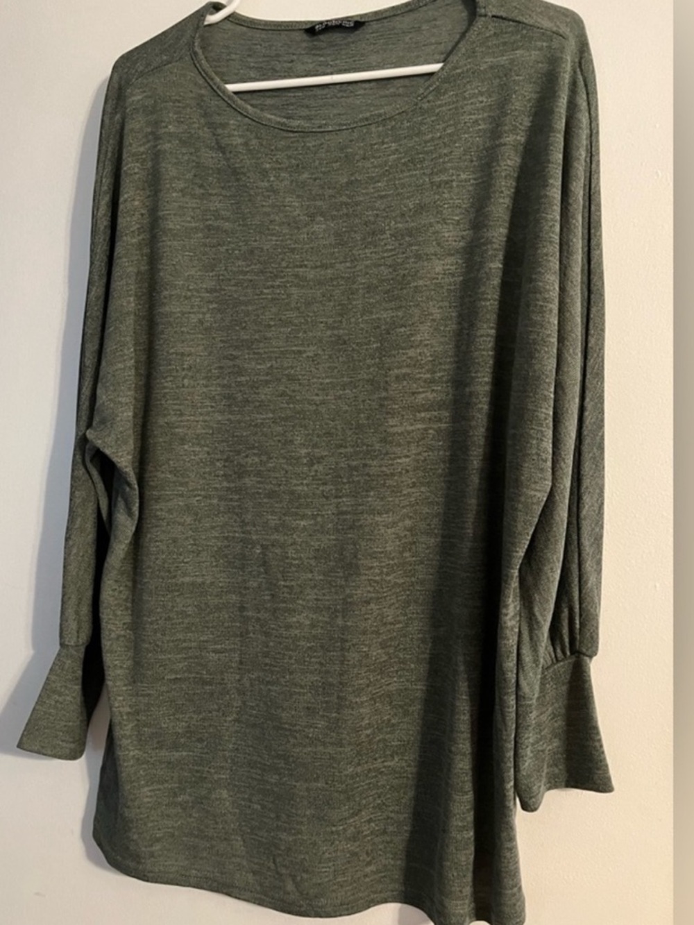 NWT BloomChic 28 olive Long Sleeve Top